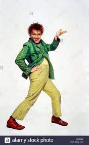 Drop dead fred is the 1991 movie about a young woman whose life is rocked when her husband leaves her, and is made worse when the imaginary friend from her childhood comes back. Drop Dead Fred Rik Mayall Datum 1991 Stockfotografie Alamy