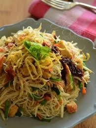 Bee hoon goreng is the first attempt, because it has many familiar ingredients also used in chinese cuisine. Mi Hoon Goreng Singapura Dapur Tanpa Sempadan