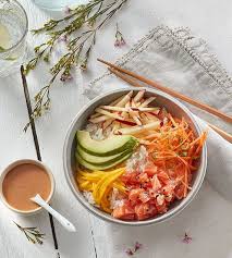 Poke Bowl Aux Pommes Et Au Saumon Kamikaze Rougemont Fr Poke Bowl Meal Prep Clean Eating Healthy Cooking