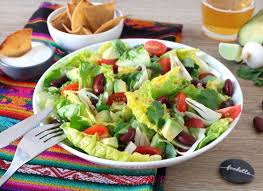 Salade Mexicaine Aux Nachos Maison Recette Salade Mexicaine Idee Recette Cuisine Mexicaine