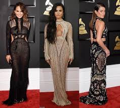 Foto 7 artis seksi bergaun transparan di red carpet mtv vmas. Grammy Awards 2017 Gaun Selebriti Wanita Terseksi Di Red Carpet Okezone Lifestyle