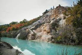 L'acqua è turchese e tiepida. Ripartiamo Dall Italia Bagno Vignoni Domani Dove Andiamo
