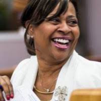 Valerie Everett's Instagram, Twitter & Facebook