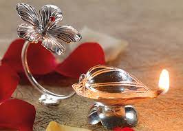 Cardboard has many uses and in this article we will talk about a few types of boxes and how to use them. Buy Online Silver Plated Gift Items Collection P N Gadgil Sons