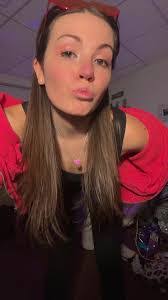 Amanda Cheesman's Instagram, Twitter & Facebook