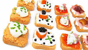 Receta de rollos de salchicha con hojaldre para la fiesta de cumpleaños, para la merienda o la cena de los niños. Canapes Para Eventos En Madrid Catering Y Cocteles