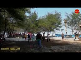 Pantai pangandaran merupakan wisata tepi laut yang berada di daerah ciamis tepatnya di desa pananjung. Gelombang 6 Meter Hempas Pantai Bugel Youtube