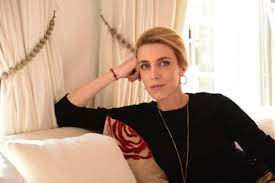 👍 cnn reporter clarissa ward clarifies on head scarf meme, says 'i always wore it in kabul'. Clarissa Ward Penguin Random House