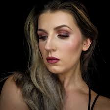 I love matching tones and colours throughout my makeup looks. Let me know  what you think of this berry tone look. Products used: Base. @glowrecipe  Watermelon glow dew drops @ctilburymakeup Hollywood Flawless