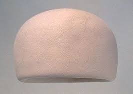 Jackie Kennedy Made The Pillbox Hat An International Fashion Trend Www Pinkpillbox Com Jacqueline Kennedy Pill Boxes Hats