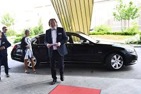 Bare jeff bezos og bill gates er rikere. Bryllupsfeiring Med Vennefest Pa Clarion Adressa No