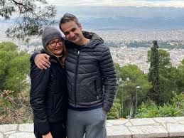 Στον λευκό οίκο έφτασε ο κυριάκος μητσοτάκης συνοδευόμενος από τη μαρέβα μητσοτάκη όπου συνάντησε τον πρόεδρο των ηπα ντόναλντ τραμπ, μαζί με τη σύζυγό του, μελάνια τραμπ. O Kyriakos Mhtsotakhs Pozarei Me Th Mareba Kai Ta Tria Toys Paidia Kai Stelnei Tis Eyxes Toy Gia Ton Neo Xrono