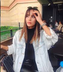 Eğitimini müjdat gezen sanat merkezi tiyatro kısmı'nde tamamlamıştır. Aysegul Cinar Sevgilisi Kimdir Kac Yasinda Olumle Tehdit Etti Internet Haber