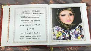 Saat mengisi acara sebuah televisi, artis julia perez terlihat busana dipakainya sedikit melorot sehingga memperlihatkan bagian payudaranya. Genap 9 Bulan Begini Kondisi Makam Jupe Saat Ini Tribunnews Com Mobile