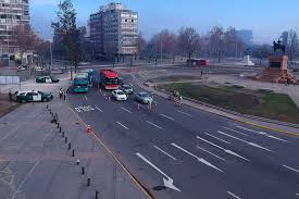 De dicho total, 2.732 casos presentan síntomas y otros 1.061 son casos asintomáticos. Ministerio De Salud Revisara Este Domingo Situacion De Santiago Y Providencia Que Se Mantienen En Cuarentena La Nacion