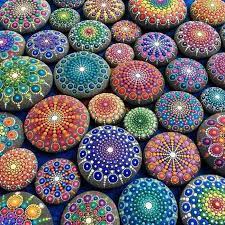 Australian Artist Paints Ocean Rocks With Colourful Dots To Turn Them Into Mandalas Stone Art Rock Painting Ideas Easy Painted Rocks