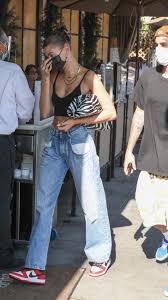 October 6 2020 Hailey Bieber Seen At Il Pastaio In Beverly Hills Celebrity Outfits Model Outfits Fashion Inspo Outfits