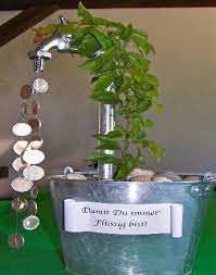 Wasserobjekt schwebender wasserhahn als tischmodel. Geldgeschenk Geburtstag Geldgeschenkideen Geschenke Geldgeschenke Verpacken Geburtstag