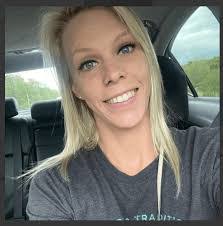 Carrie Lemaster's Instagram, Twitter & Facebook