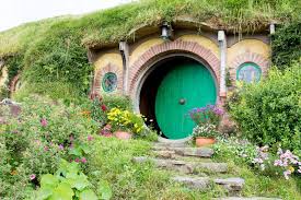 I didn't think that's how a hobbit peter is a wonderful architect and he was able to design our hobbit house to be built slightly into the hill. 7 Hobbit Homes Around The World From The Grapevine
