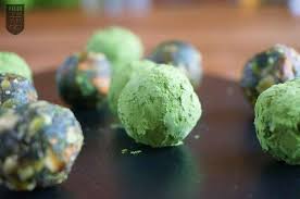 Energiekugeln Mit Matcha Rezept Rohkost Rezepte Energiekugeln Lebensmittel Essen
