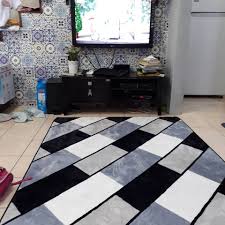 Karpet ini bisa membuat ruang tamu lebih cantik dan tetap nyaman digunakan sebagai alas duduk. Diari Mekla Seorang Wahm Karpet Tatami Murah Penyeri Ruang Tamu