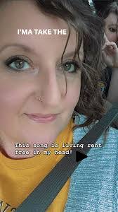 Deanna Hershberger's Instagram, Twitter & Facebook