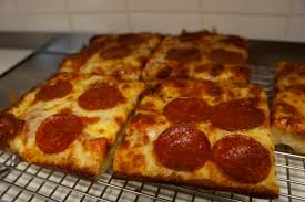 I ordered the small jet pizza which comes with bacon, pepperoni black olives, green peppers, onions and on a turbo. Jet S Pizza East Orlando Detroit Style Pan Pizza Tasty Chomps A Local S Culinary Guide