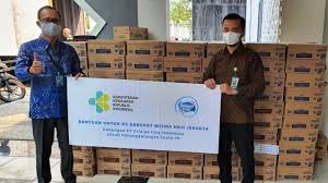 Memanfaatkan daur ulang sampah kotak susu. Frisian Flag Indonesia Salurkan 15 000 Kotak Susu Untuk Rumah Sakit Darurat Asrama Haji Pondok Gede Warta Kota
