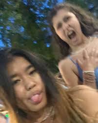 Hi! My name is Samantha, I'm from Ellicott City Maryland , and I've 100%  committed to Coastal Carolina for the fall. I'm majoring in nursing, and I  love going to the beach