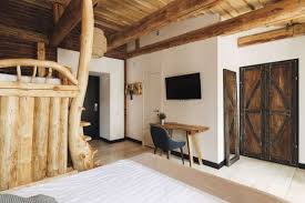 Inspire a new, modern look in your bedroom with the takoda quilt. Viking Room Truvor Hotel