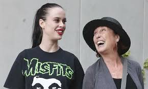 María Iborra rompe su silencio con su testimonio más duro, cuatro años después de su muerte: "Mi madre estaba harta de Verónica Forqué. Superharta"