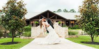 Gorgeous Stonebrook Hall At The Springs In Lake Conroe Such A Stunning Wedding Ven Wedding Venue Houston Farmhouse Wedding Venue Houston Wedding Photographer