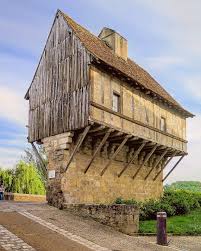 Bonne Journee Tout Le Monde Good Day Everyone Guten Tag Alle Zusammen Dobar Dan Svi Modele Architecture Maisons Insolites Architecture Cool