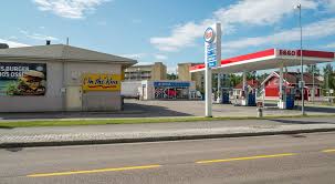 Finn åpningstider til bensinstasjon nær deg. Esso Bensinstasjon Nittedalsgata Lillestrom Skedsmo Akershusbasen Digitaltmuseum