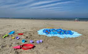 Ein traum, den vermutlich viele von euch für überteuert und strand und meer direkt vor der eigenen veranda schaffen eine einmalige kulisse, vor der ihr unvergessliche. Holland Strand Mit Kleinkind Milch Mehr