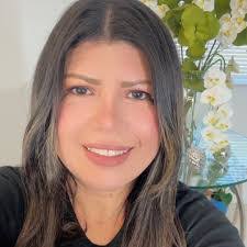 Diane Suarez's Instagram, Twitter & Facebook