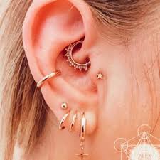 How To Change Your Conch Piercing - Youtube