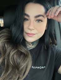 Natalie Lindeman's Instagram, Twitter & Facebook