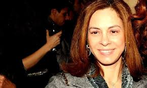 Η έφη πίκουλα που πρωταγωνίστησε σε δεκάδες ελληνικές ταινίες την δεκαετία του ΄80 και που έχουμε να την δούμε καιρό και στους τηλεοπτικούς μας δέκτες ασχολείται τα τελευταία χρόνια ως σκηνοθέτις με το θεατρικό εργαστήρι του δήμου βριλησσίων και είναι κάτι που αγαπά. Efh Pikoyla Beitrage Facebook