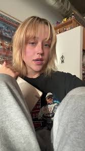 Sabrina Kline's Instagram, Twitter & Facebook