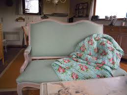 Nieuw Gestoffeerde Zetel Flamant Met Plaid Flamant Stoffering Brocante Plaid