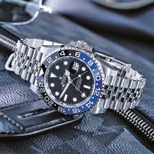 It shows the mean solar time at the time zone offset of gmt is utc. Batman On Tour Testing The Rolex Gmt Master Ii Watchtime Usa S No 1 Watch Magazine