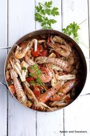 Conchiglioni Con Frutti Di Mare Al Cognac Shell Pasta With Seafood Cognac A Day Around The Pantheon Area Seafood Pasta Food Stuffed Pasta Shells