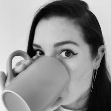 If someone wrote you a review like this, would you send her/him your  paperback for free? I definitely would if I know where she/he lives🥰