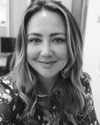 Deirdre Burns's Instagram, Twitter & Facebook