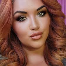 Looking for a hairstylest in Grove that can cut my short hair, point cut