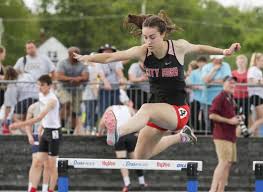 Bland didn't have a hat sponsor for the tournament, so he wore the hat of his home golf course. Iowa 4a Girls State Track And Field Caroline Schaeckenbach Prevails In Close 400 Meter Hurdles The Gazette