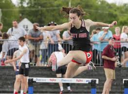 Maybe you would like to learn more about one of these? Iowa 4a Girls State Track And Field Caroline Schaeckenbach Prevails In Close 400 Meter Hurdles The Gazette