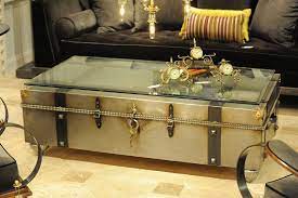 With its beauty, this striking coffee table is sure to add a fashionable touch to your home decor. Metal Trunk Coffee Table With Glass Top Decoracion Hogar Decoracion De Unas Disenos De Unas